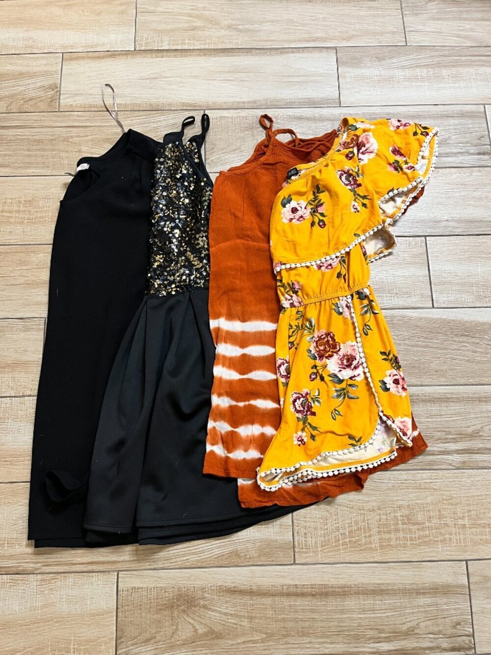 Womens Bundle of 3 Dresses & 1 Romper - M
